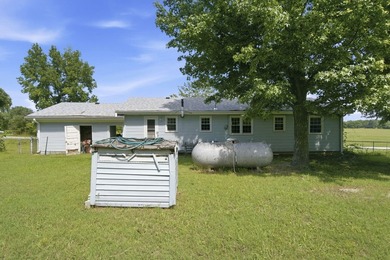 Country living with the convenience of the city just minutes - photo 16