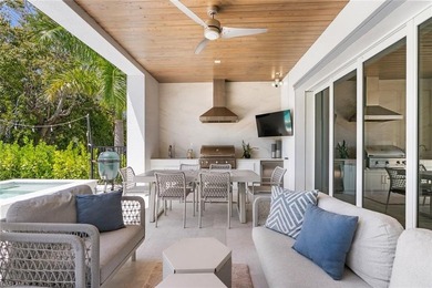 Located on a prominent corner lot just one mile from 5th Avenue - photo 22