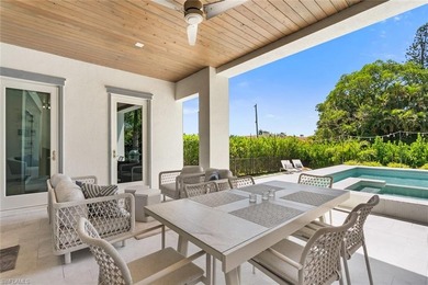 Located on a prominent corner lot just one mile from 5th Avenue - photo 24