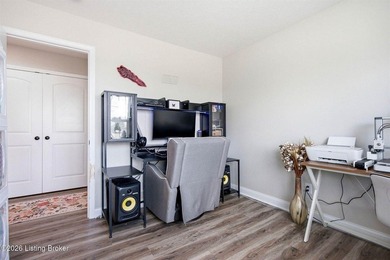 Welcome home to the perfect blend of space, comfort, and - photo 26