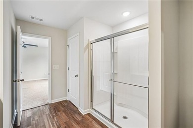 Welcome to this beautifully appointed 4-bedroom, 2.5-bath home - photo 31