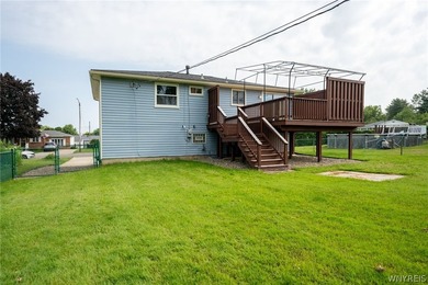 Welcome to 3933 Sharondale Drive! This inviting 3-bedroom - photo 32