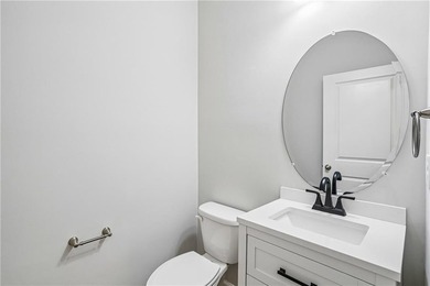 Welcome to this beautifully appointed 4-bedroom, 2.5-bath home - photo 32
