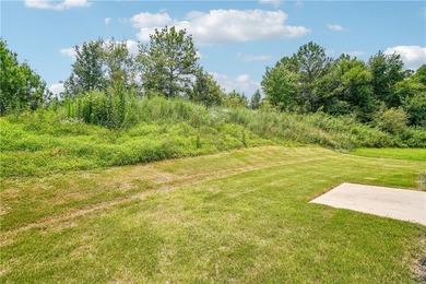 Welcome to this beautifully appointed 4-bedroom, 2.5-bath home - photo 37