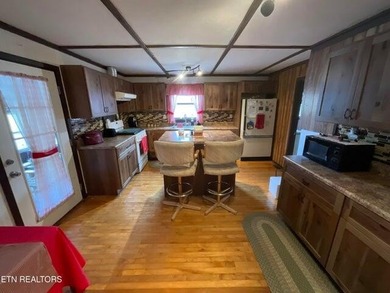 Log home right on a private lake in Grandview, TN. 3 bedroom, 2 - photo 8