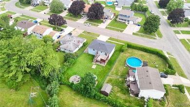 Welcome to 3933 Sharondale Drive! This inviting 3-bedroom - photo 39