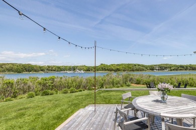 Where sweeping views over Three Mile Harbor meet the quiet charm - photo 6