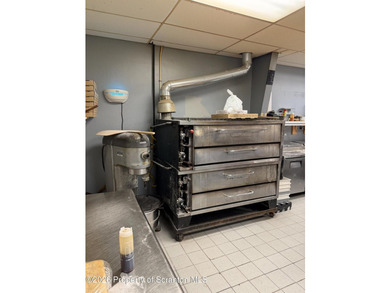 Excellent investment opportunity in a high-visibility - photo 10