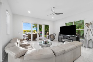 Jupiter waterfront paradise! This 3BR/3.5BA CBS home with office - photo 15