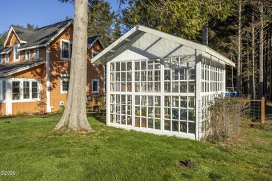 This charming cottage with lots of fun features on a .66-acre - photo 30