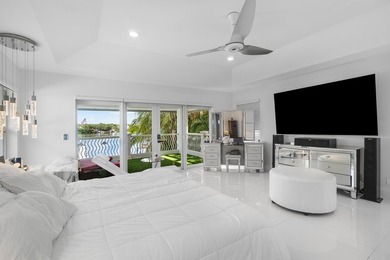 Jupiter waterfront paradise! This 3BR/3.5BA CBS home with office - photo 30