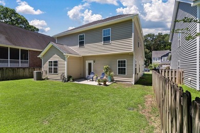 Welcome home to this beautifully maintained 4-bedroom, 2.5-bath - photo 34