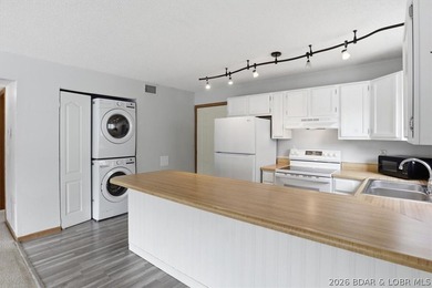 Welcome to this charming 2-bedroom, 2-bath condo offering - photo 15