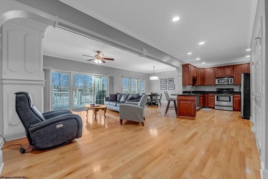Welcome to easy, low maintenance living on the golf course. This - photo 10