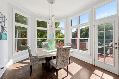 Picturesque Waterside Retreat Offering Ultimate Seclusion and - photo 12