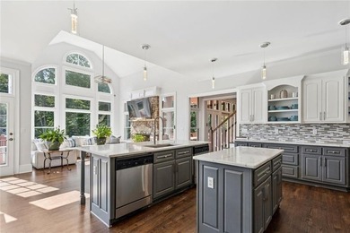 Picturesque Waterside Retreat Offering Ultimate Seclusion and - photo 14