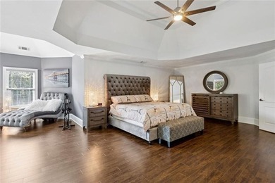 Picturesque Waterside Retreat Offering Ultimate Seclusion and - photo 23