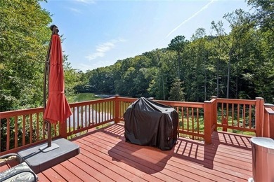 Picturesque Waterside Retreat Offering Ultimate Seclusion and - photo 36