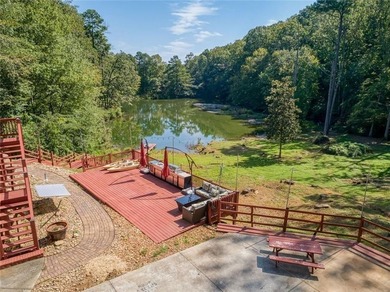 Picturesque Waterside Retreat Offering Ultimate Seclusion and - photo 41