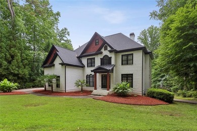 Picturesque Waterside Retreat Offering Ultimate Seclusion and - photo 45