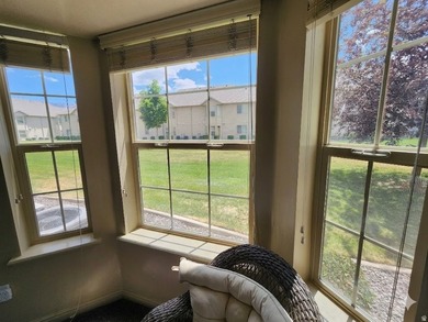 SHOWING AVAILABILITY: on Wed/Thur evenings; Fridays/Saturdays - photo 8