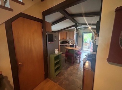 Charming well maintained 3-Bed, 2-Bath Home with Distant Water - photo 16