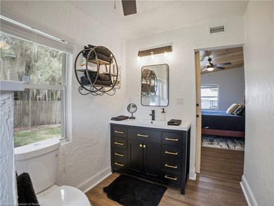 Luxury Lake June Lakefront Home, Newly Remodeled, 4 Bedrooms, 3 - photo 20