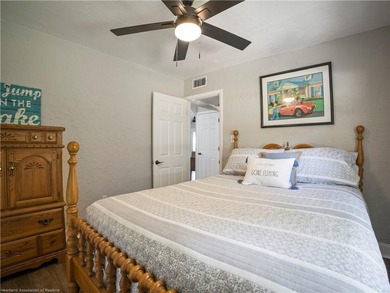 Luxury Lake June Lakefront Home, Newly Remodeled, 4 Bedrooms, 3 - photo 24