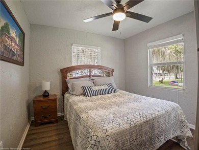 Luxury Lake June Lakefront Home, Newly Remodeled, 4 Bedrooms, 3 - photo 25