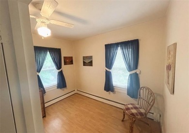 Charming well maintained 3-Bed, 2-Bath Home with Distant Water - photo 25