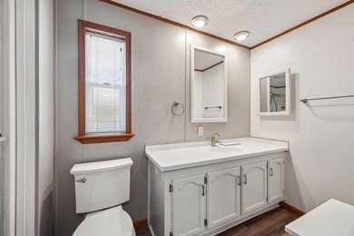 Beautifully updated home ready for you to move right in! As you - photo 27
