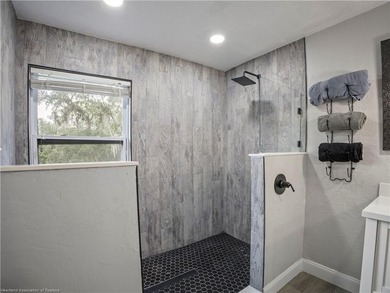 Luxury Lake June Lakefront Home, Newly Remodeled, 4 Bedrooms, 3 - photo 33