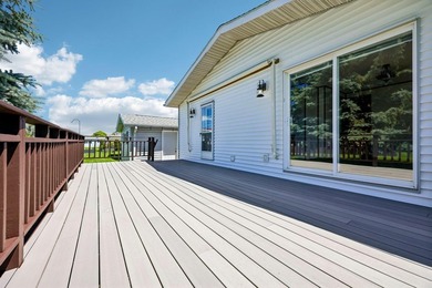 Beautifully updated home ready for you to move right in! As you - photo 33