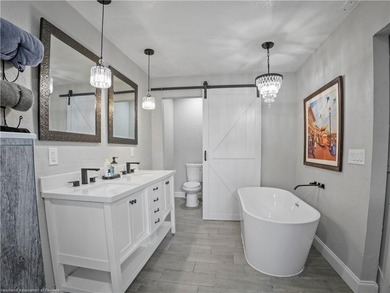 Luxury Lake June Lakefront Home, Newly Remodeled, 4 Bedrooms, 3 - photo 34