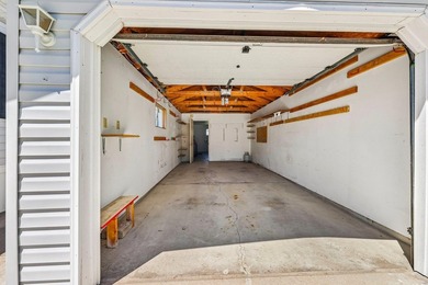 Beautifully updated home ready for you to move right in! As you - photo 35