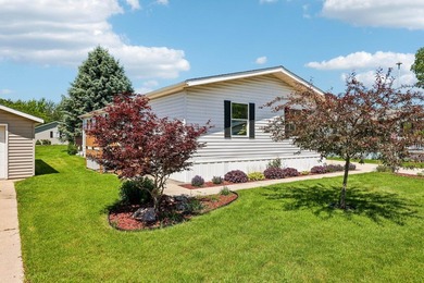 Beautifully updated home ready for you to move right in! As you - photo 37