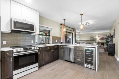 Welcome to your completely renovated dream 2/2 villa in the - photo 11