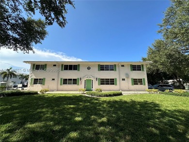 Don't miss this move-in ready ground floor 1-bedroom/1-bathroom - photo 2