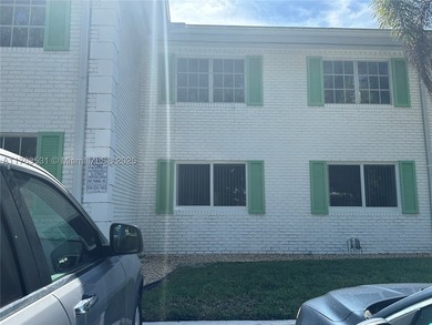 Don't miss this move-in ready ground floor 1-bedroom/1-bathroom - photo 5