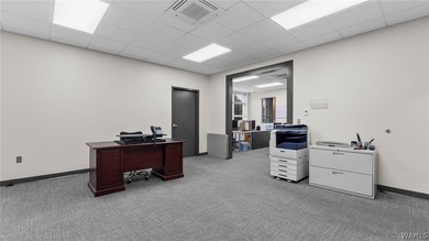 Exceptional multi-use office and industrial property featuring 6 - photo 12