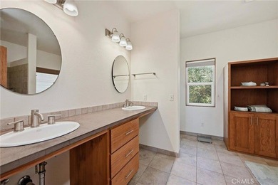 This stunning 2,678-square-foot custom home with breathtaking - photo 15