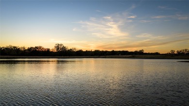 Finding nearly 1,000 acres of productive ranch land this close - photo 15