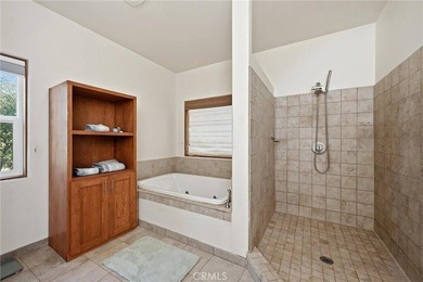 This stunning 2,678-square-foot custom home with breathtaking - photo 16