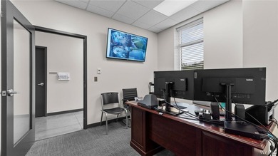 Exceptional multi-use office and industrial property featuring 6 - photo 17