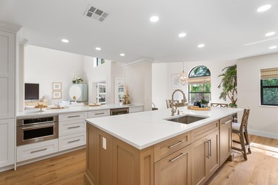 Welcome to this beautifully renovated home in Jonathans Landing - photo 18