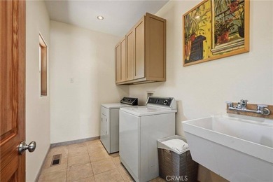 This stunning 2,678-square-foot custom home with breathtaking - photo 21