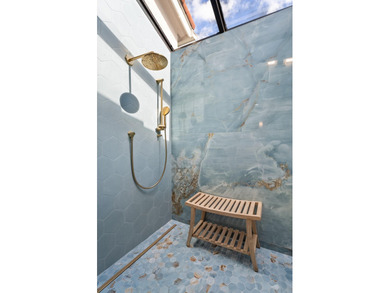 Welcome to this beautifully renovated home in Jonathans Landing - photo 27