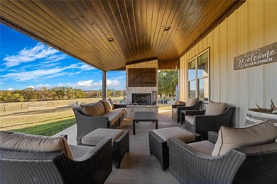 Finding nearly 1,000 acres of productive ranch land this close - photo 28