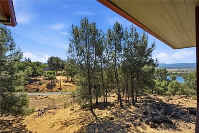 This stunning 2,678-square-foot custom home with breathtaking - photo 34
