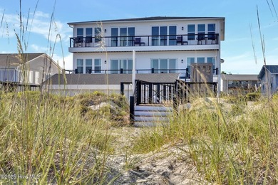 This OCEANFRONT ARCHITECTURAL MASTERPIECE in Emerald Isle, North - photo 4